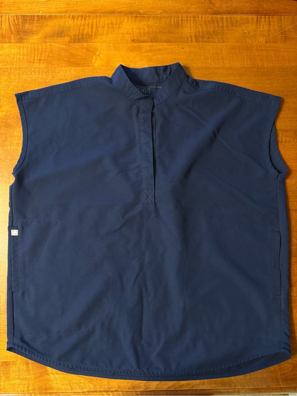 FIGS Navy Rafaela Scrub Top Small